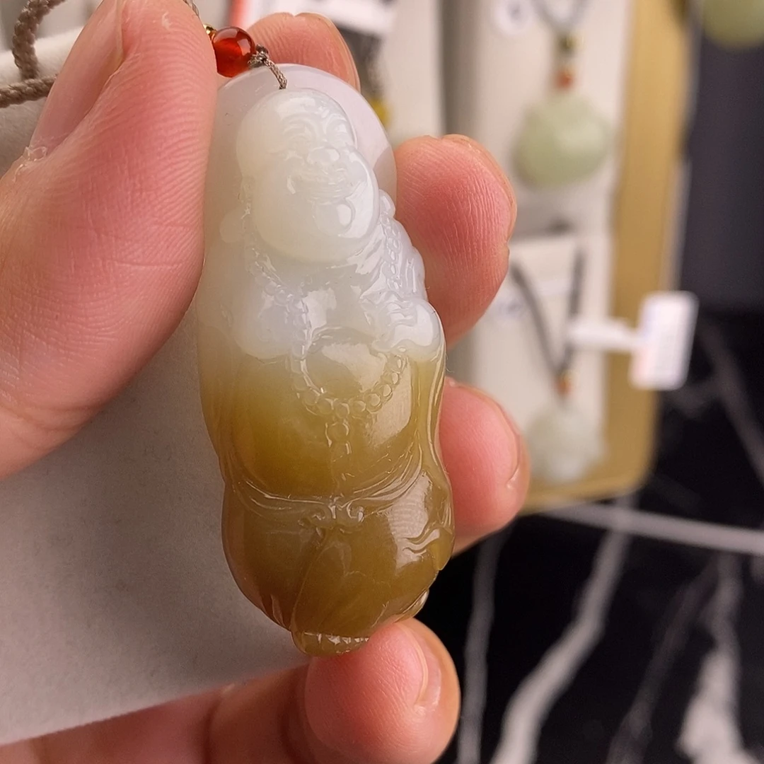 和田玉（糖玉）未镶嵌颈饰