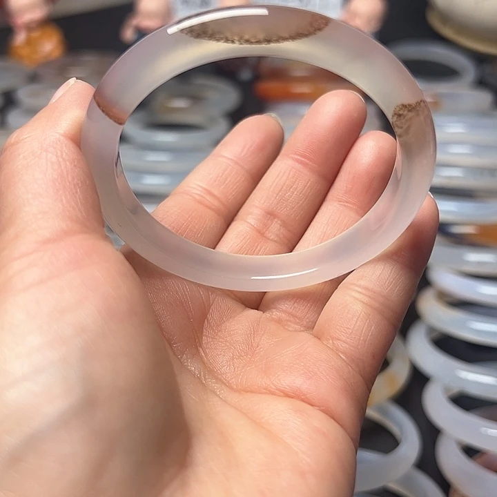 玛瑙/玉髓手镯未镶嵌拾*