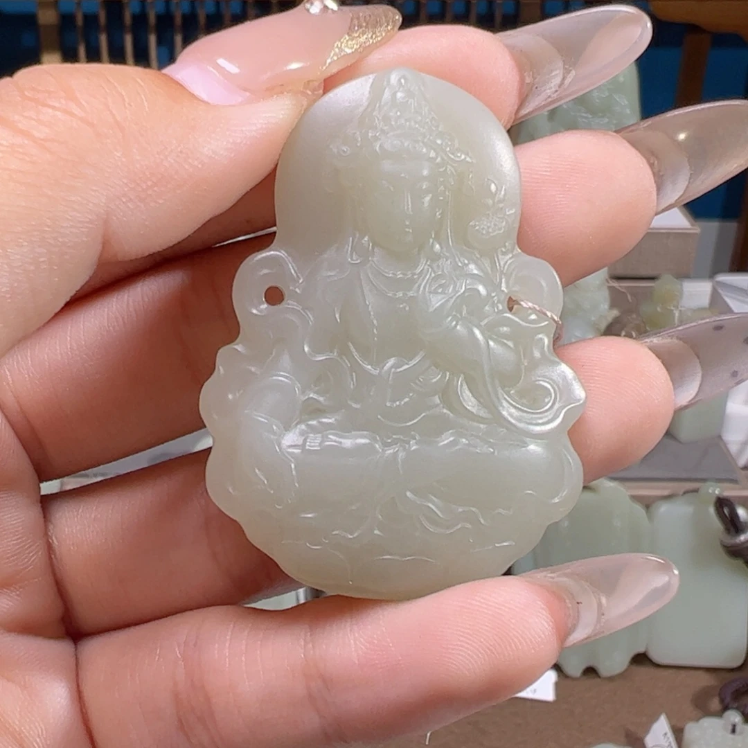 颈饰未镶嵌和田玉（糖玉）