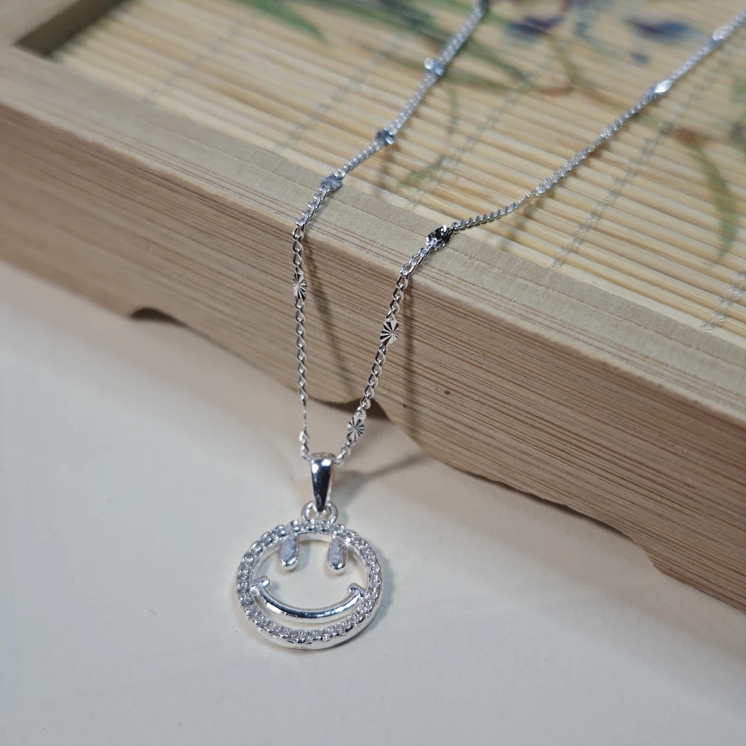 坠链均足银  微笑笑脸吊坠  星空套链