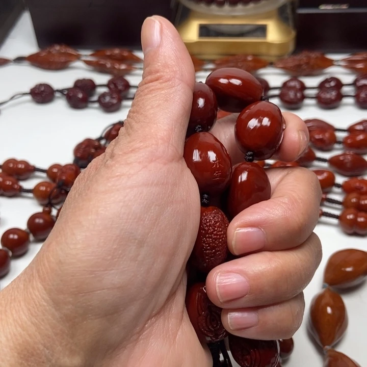 雷***哥吊坠橄榄核橄榄核