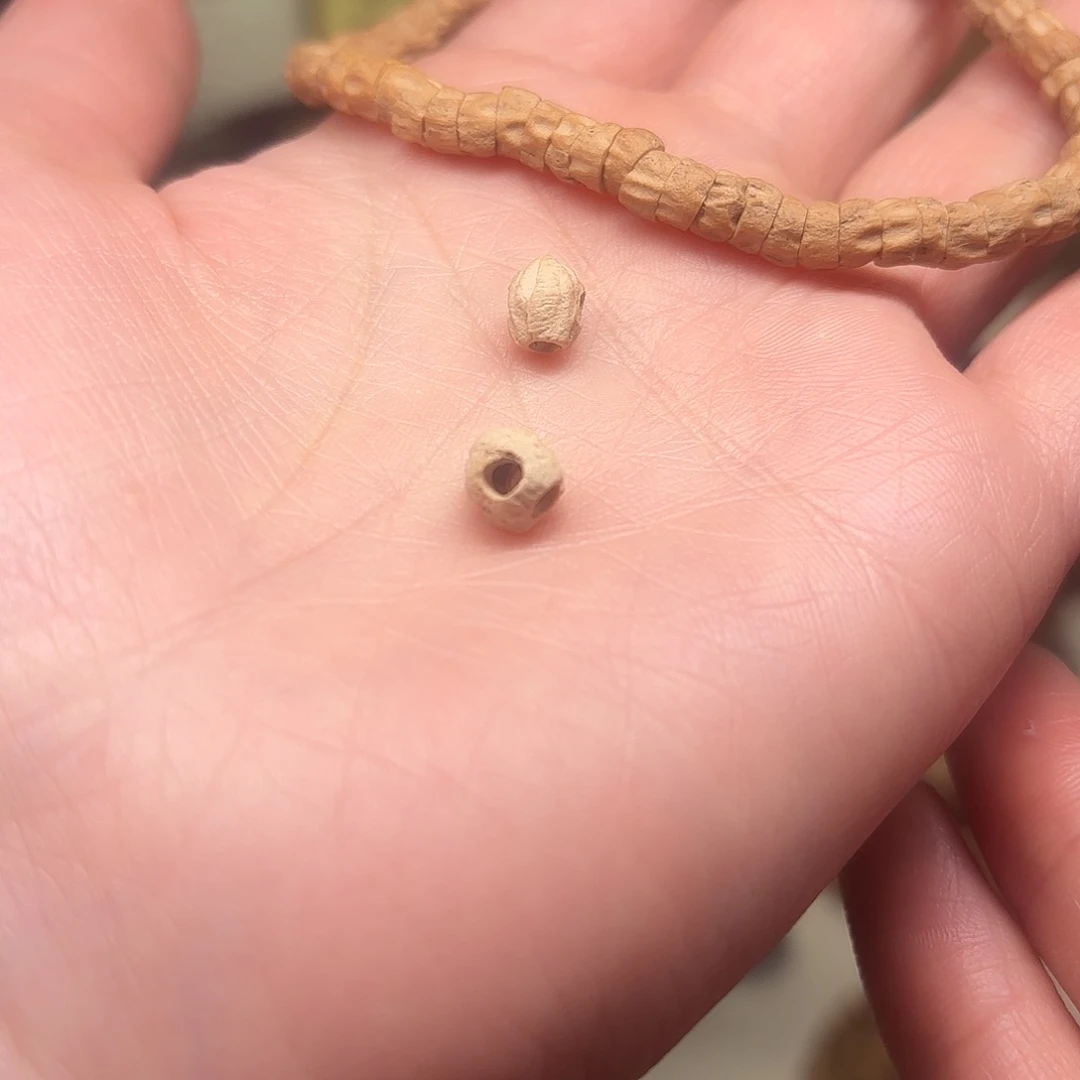 0***2吊坠柏香籽/百香籽三通一个