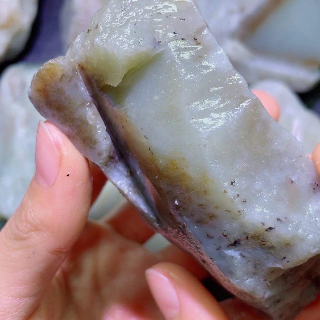 和田玉未镶嵌珠宝半成品