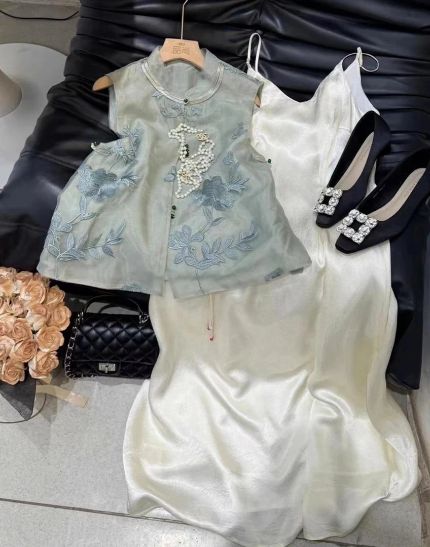 国风气质清冷感蓝色盘扣马甲2024B988——姚姚