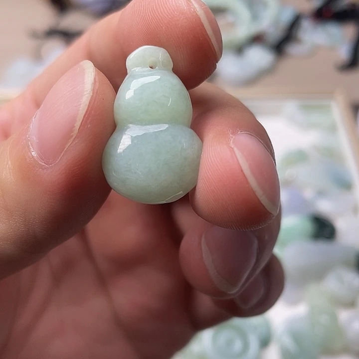 翡翠未镶嵌挂件翡翠