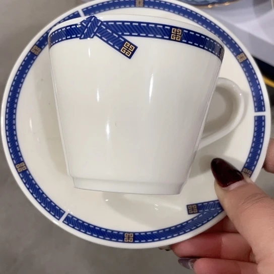 G****P瓷器和陶瓷艺术作品中出现