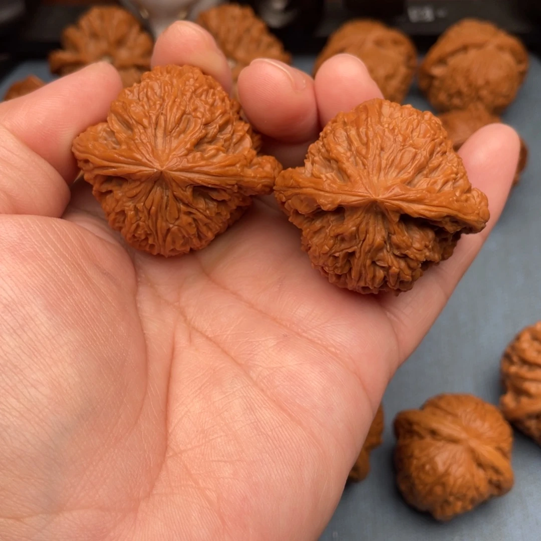 大****把件文玩核桃全品凹底三角疆43