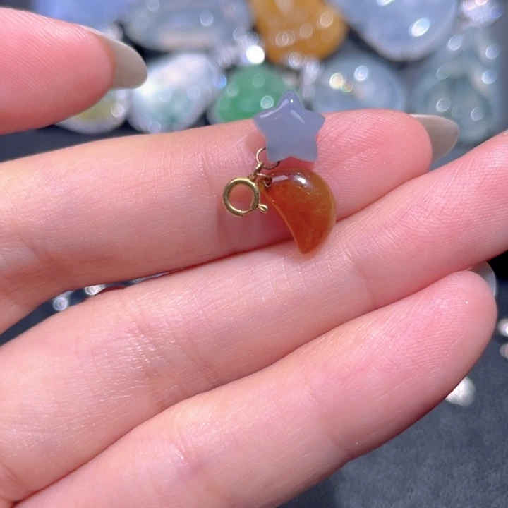 颈饰18K金镶嵌翡翠翡翠