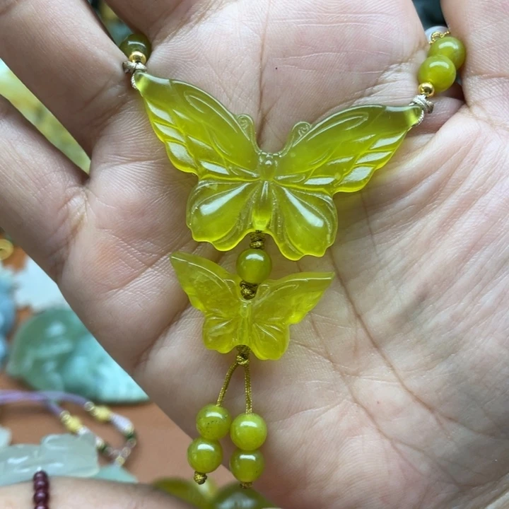 蛇纹石玉未镶嵌吊坠时****诺
