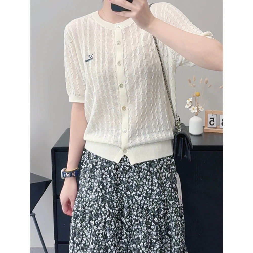 D002爱心胸口刺绣圆领开衫短袖夏款百搭毛衣女针织
