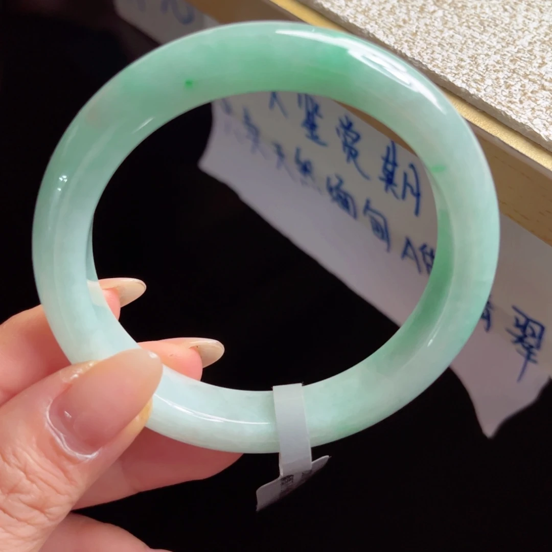 翡翠未镶嵌手镯手镯