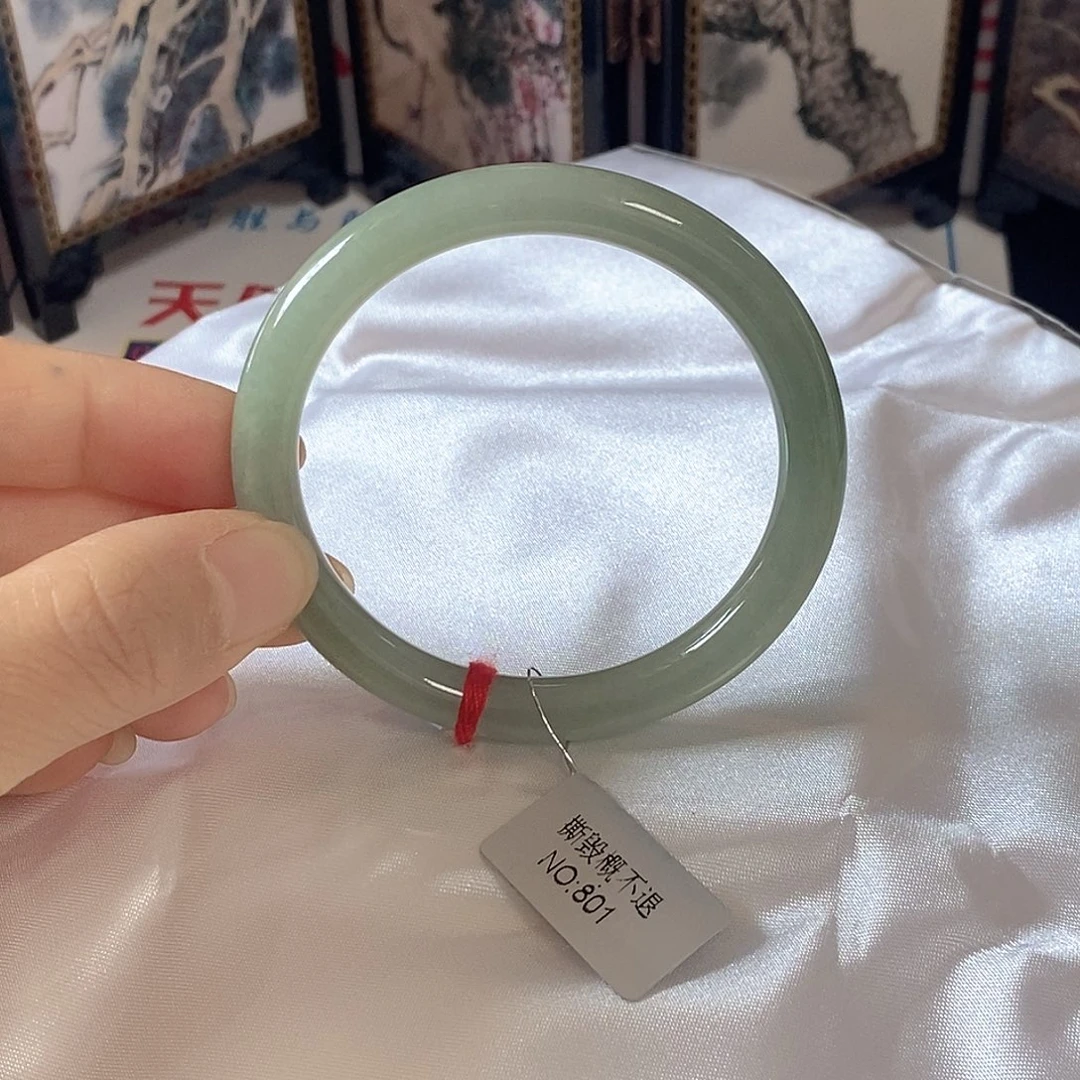 翡翠未镶嵌手镯（圆镯）52