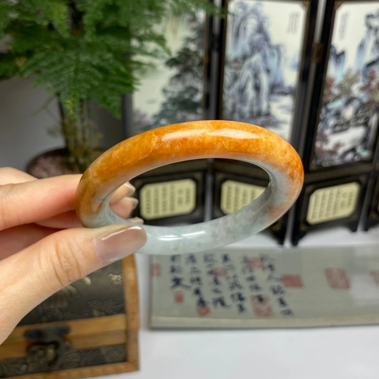 57红翡飘花圆条手镯 天然翡翠A货