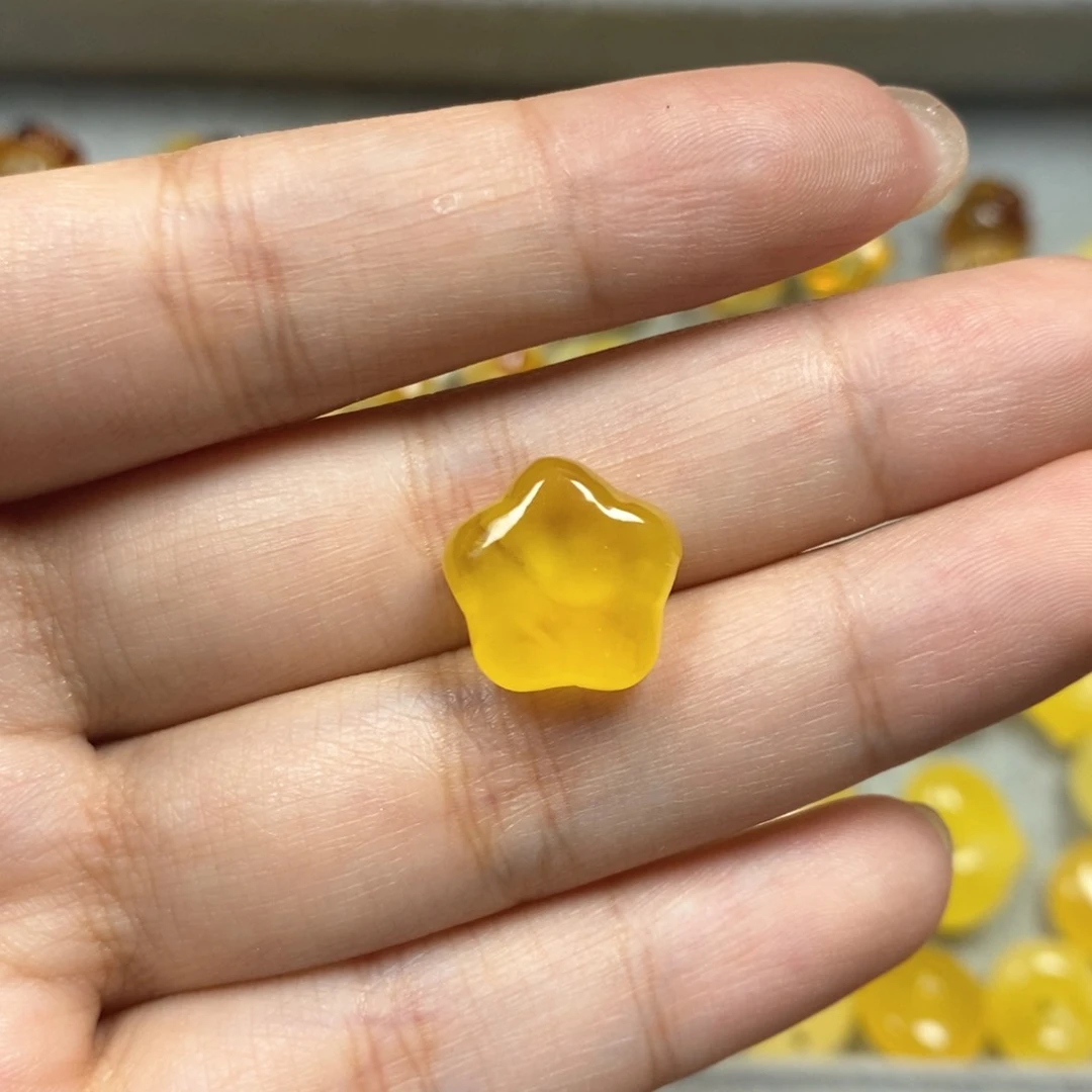 未镶嵌颈饰琥珀星星