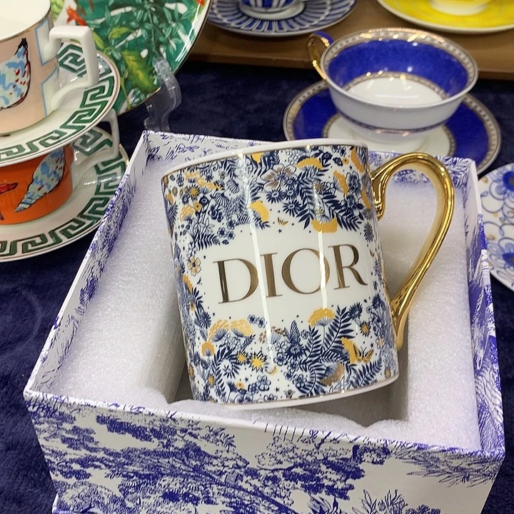 瓷片咖啡☕️。咖啡的香味真的