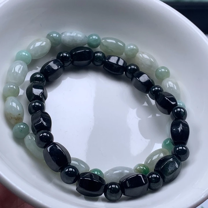 翡翠未镶嵌颈饰翡翠有瑕疵不退不换