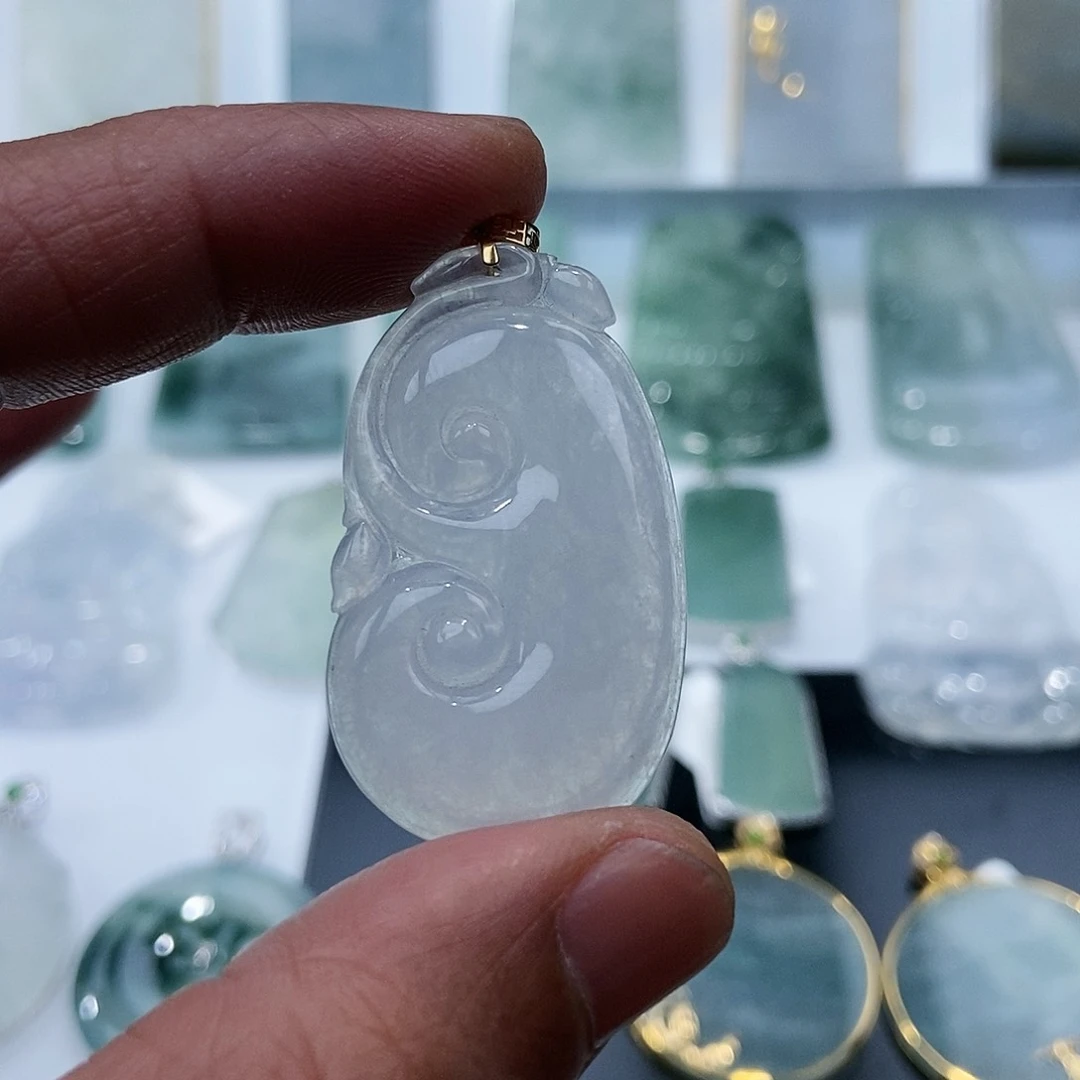 翡翠吊坠(不含链)18K金镶嵌