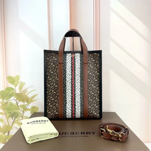 95新/博柏利/市场价22800/包包/250128RN0023