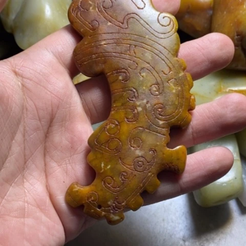 未镶嵌和田玉（糖玉）挂件