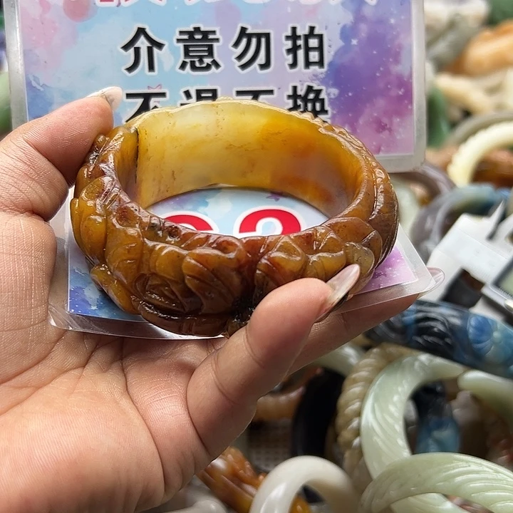 未镶嵌手镯石英岩玉