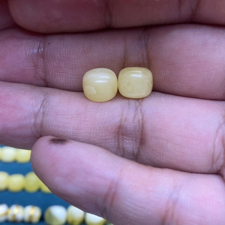 未镶嵌琥珀裸石35号8.5*7.3左右2颗