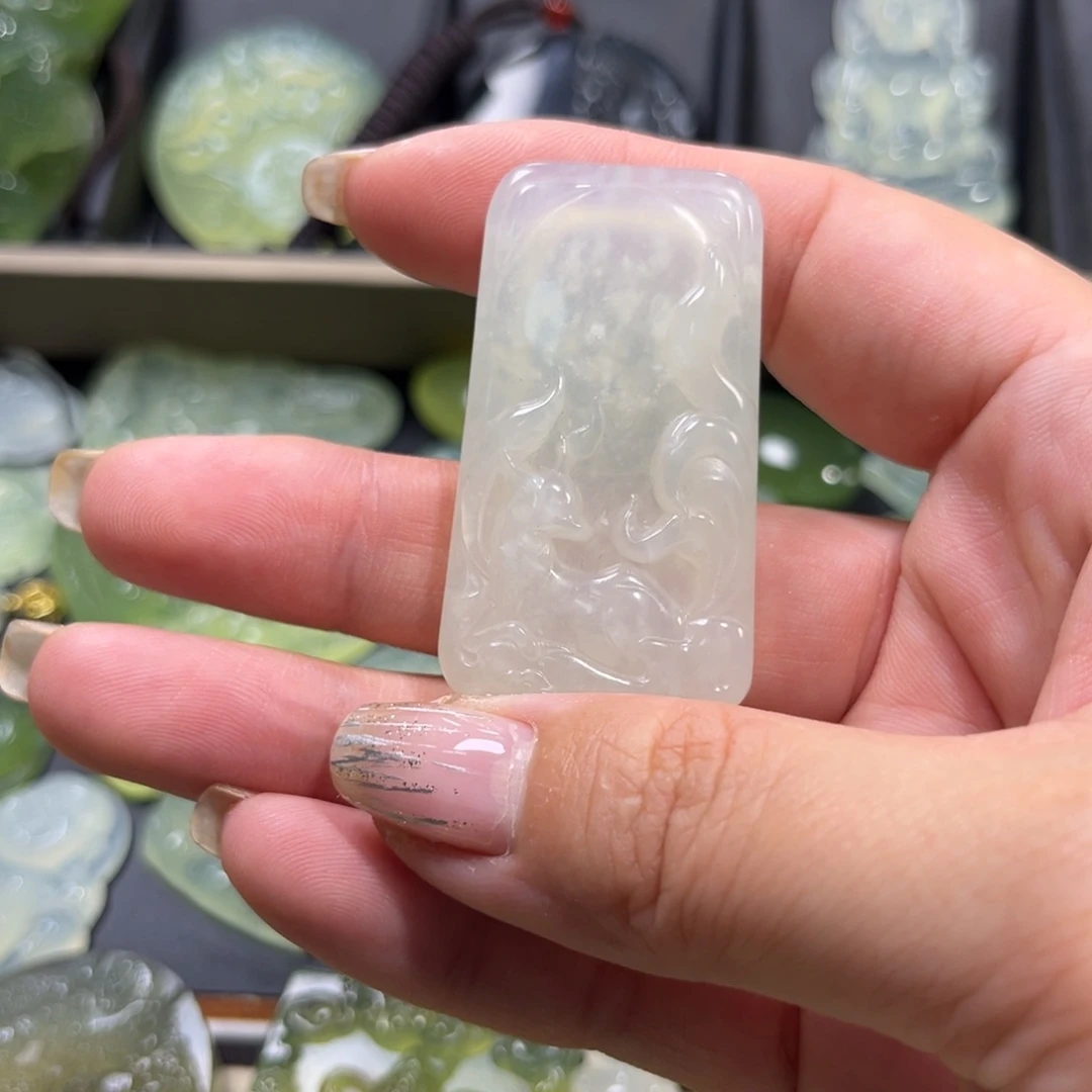 未镶嵌蛇纹石玉颈饰