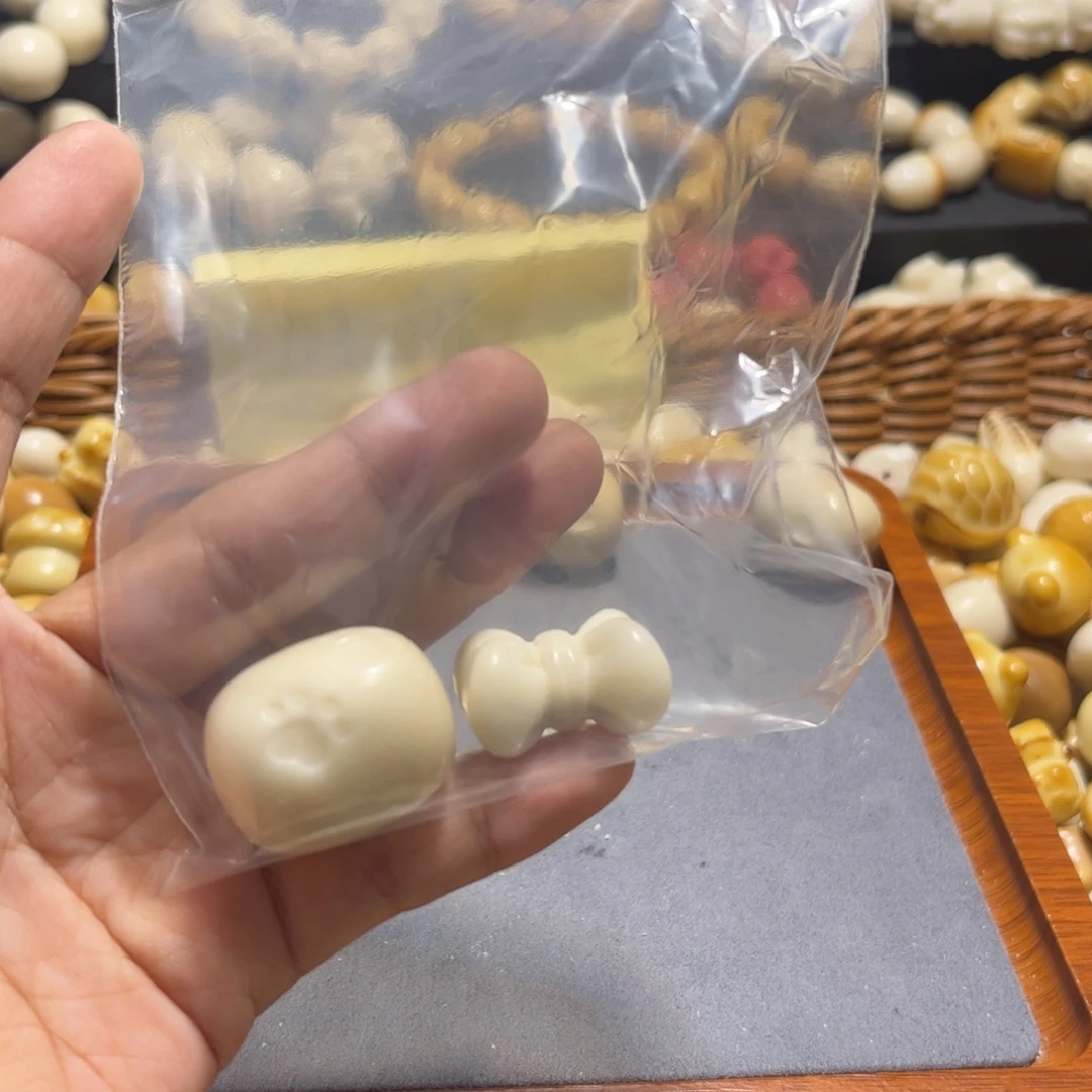 y***吊坠菩提根/象牙果