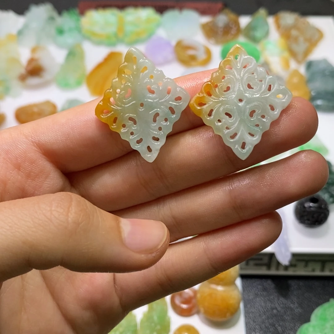 定制翡翠未镶嵌耳饰
