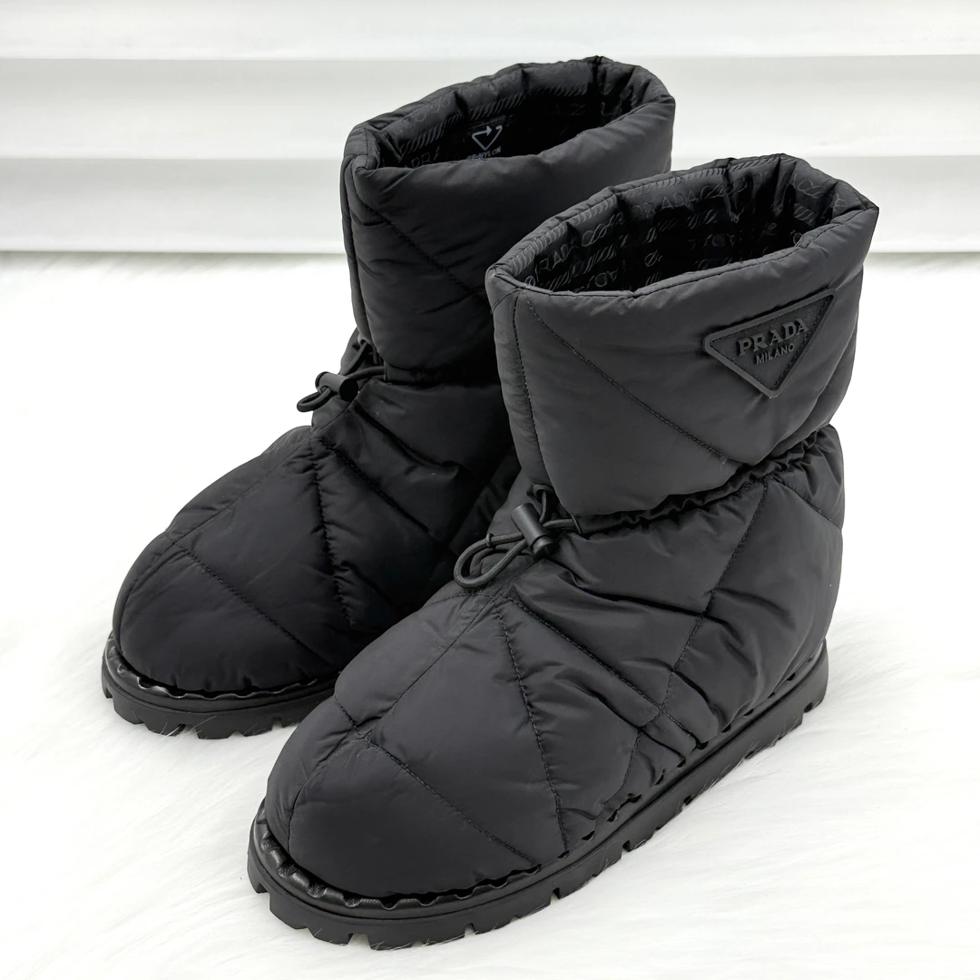 未使用 Prada/普拉达 尼龙抽绳保暖雪地靴 35.5码 公价1.1w f033