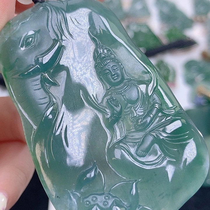 翡翠未镶嵌颈饰000000000030