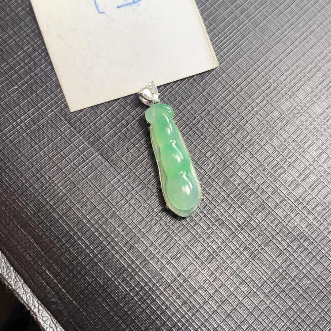 翡翠18K金镶嵌颈饰翡翠