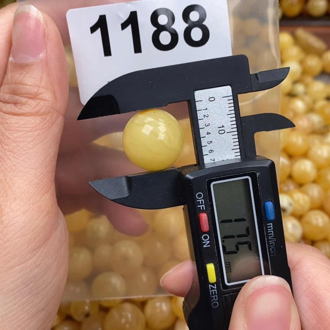 蜜蜡珠宝奇石未镶嵌