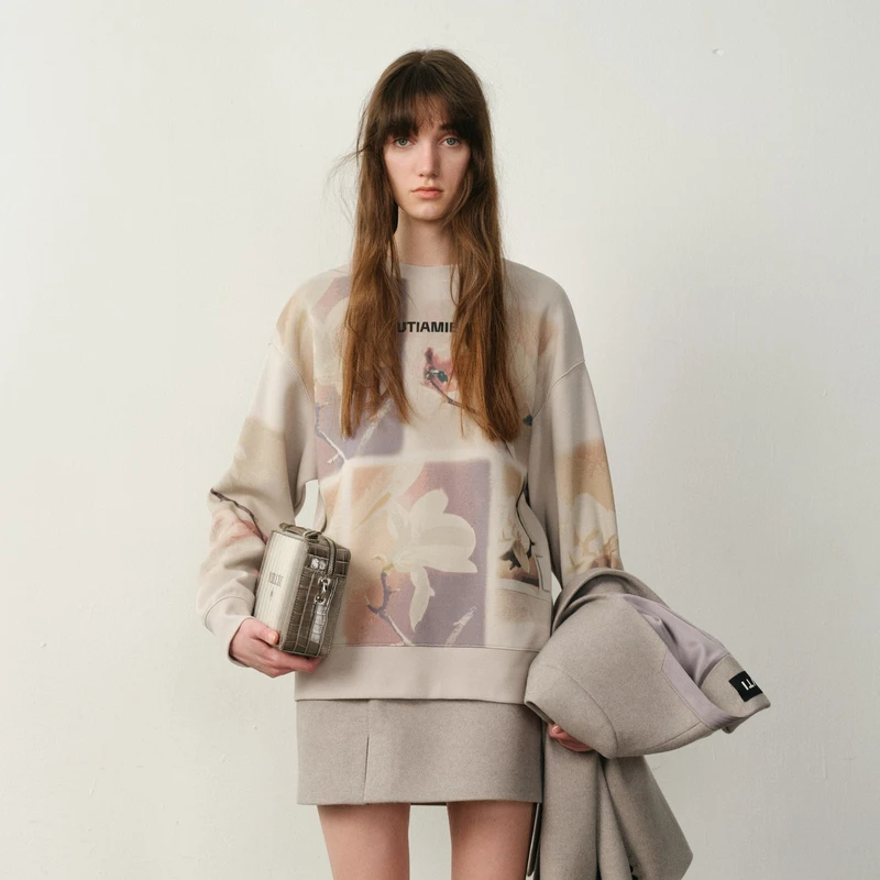 U/TI 长绒棉混纺花朵设计卫衣冬季宽松印花套头百搭卫衣
