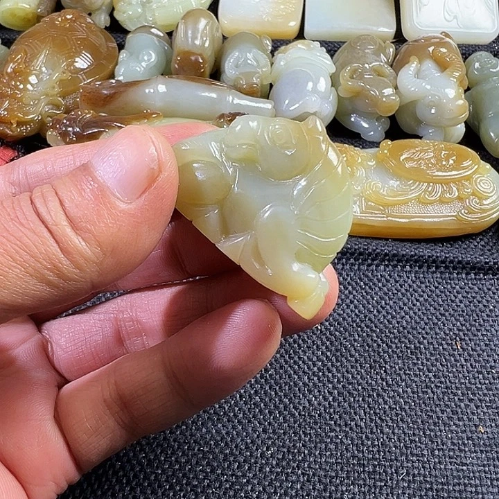 和田玉未镶嵌吊坠(不含链)