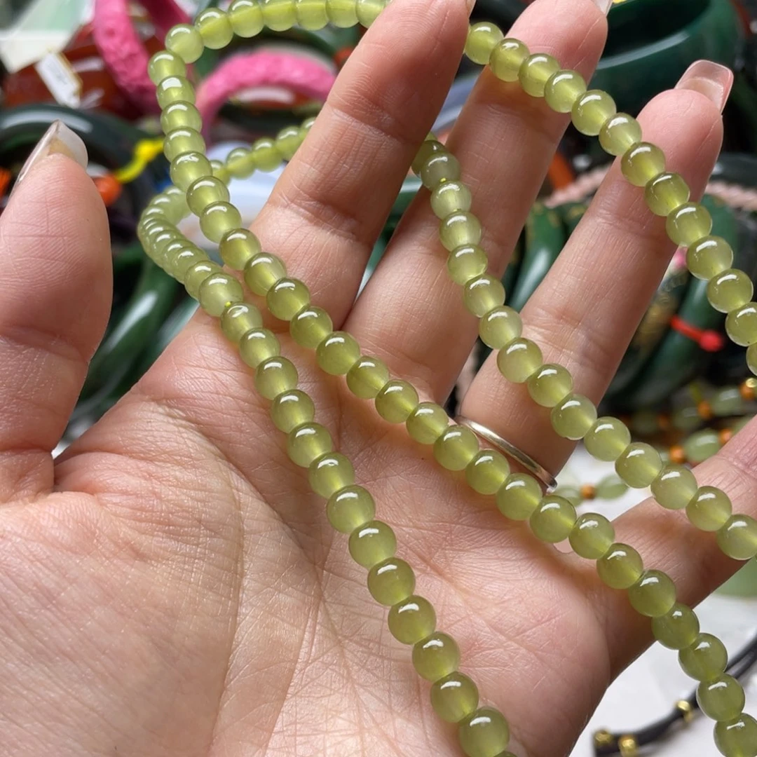 蛇纹石玉未镶嵌颈饰