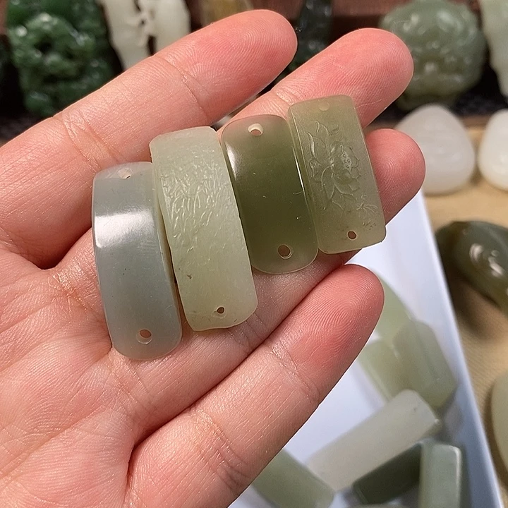 和田玉未镶嵌挂件多样性发货，拍一发一