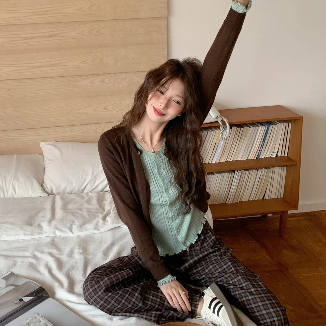 泡芙日记 韩系简约撞色拼接假两件针织衫女秋季显瘦百搭开衫上衣