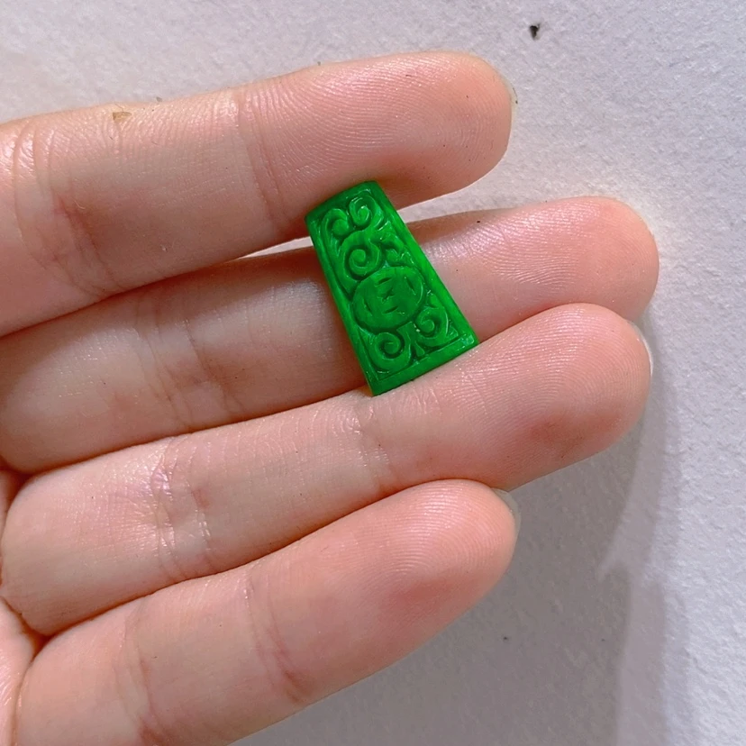 【闪购商品】翡翠未镶嵌颈饰吊坠