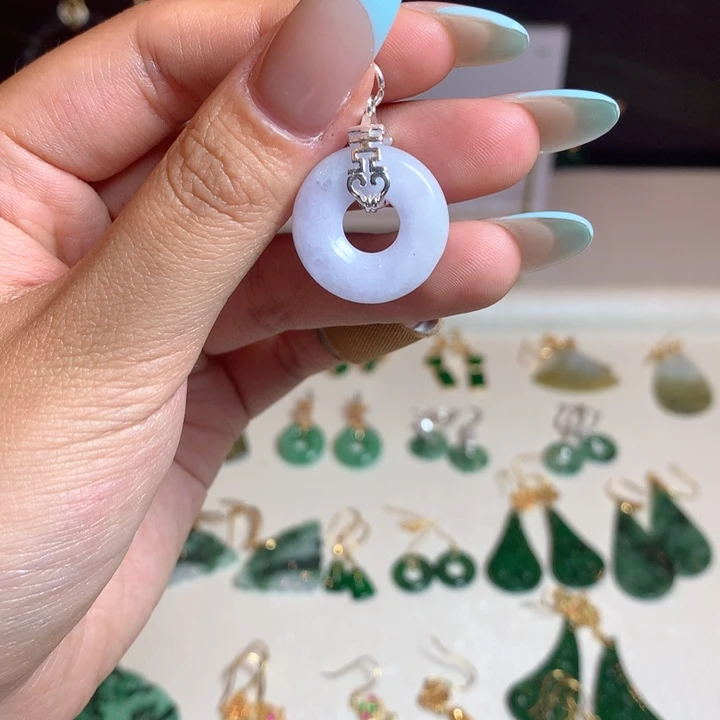 翡翠未镶嵌耳饰吊坠