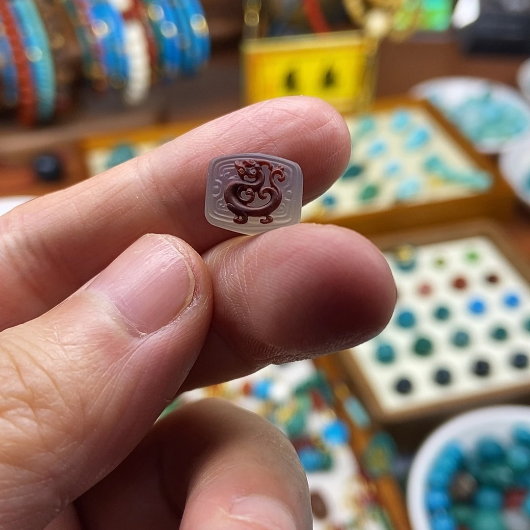 南红玛瑙未镶嵌珠宝奇石