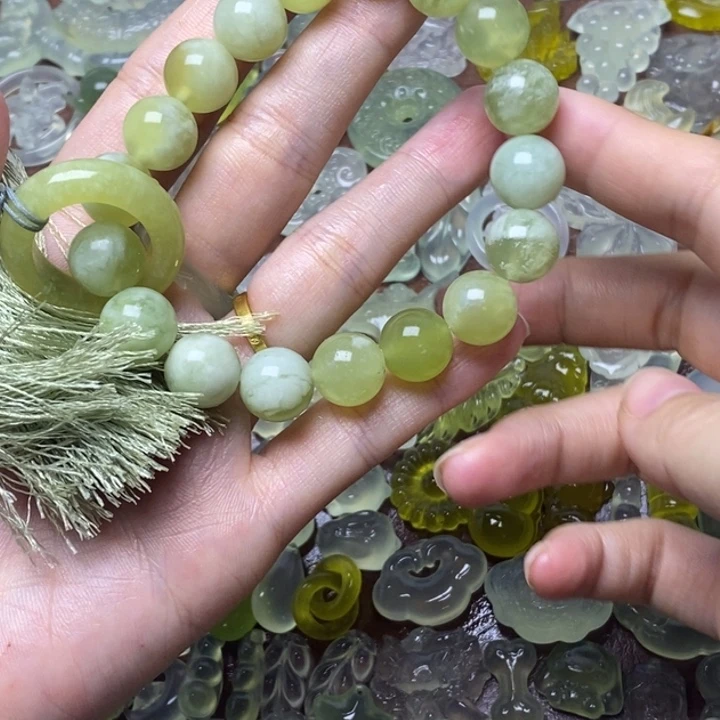 蛇纹石玉合金颈饰