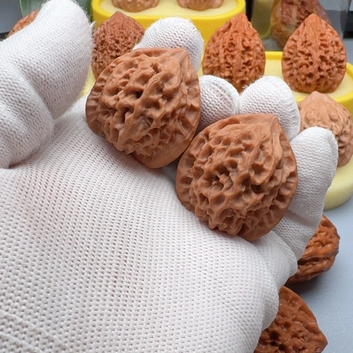 i***.核桃精品玄月文玩