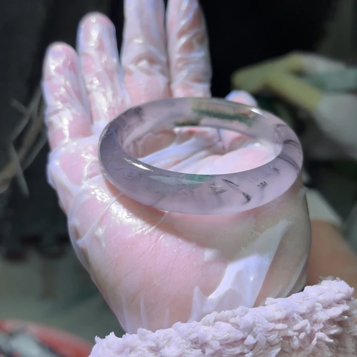 石英质玉未镶嵌手镯定制