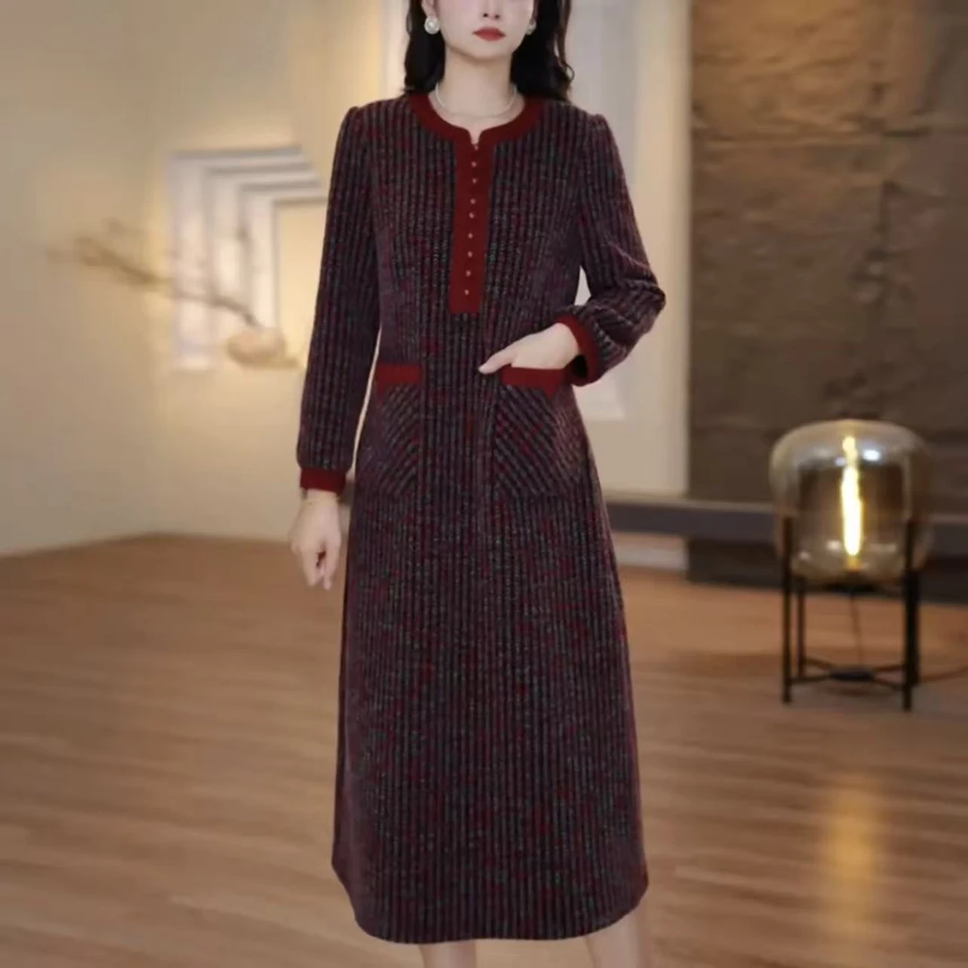 2025秋冬新款加厚连衣裙大码女装显瘦遮肉减龄妈妈装