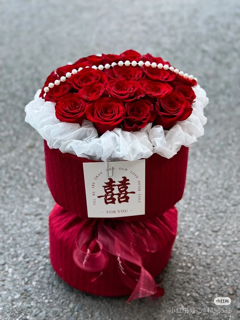 33朵高原红结婚订婚花束