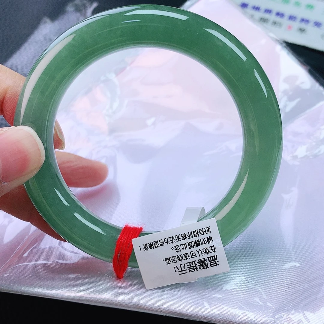翡翠手镯未镶嵌54胖
