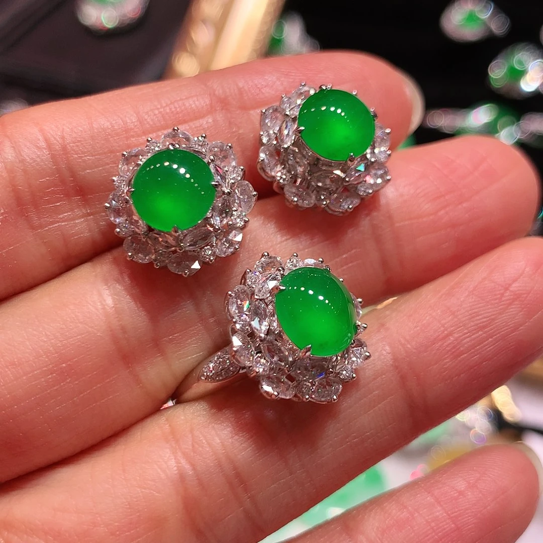 18K金镶嵌戒指翡翠套装