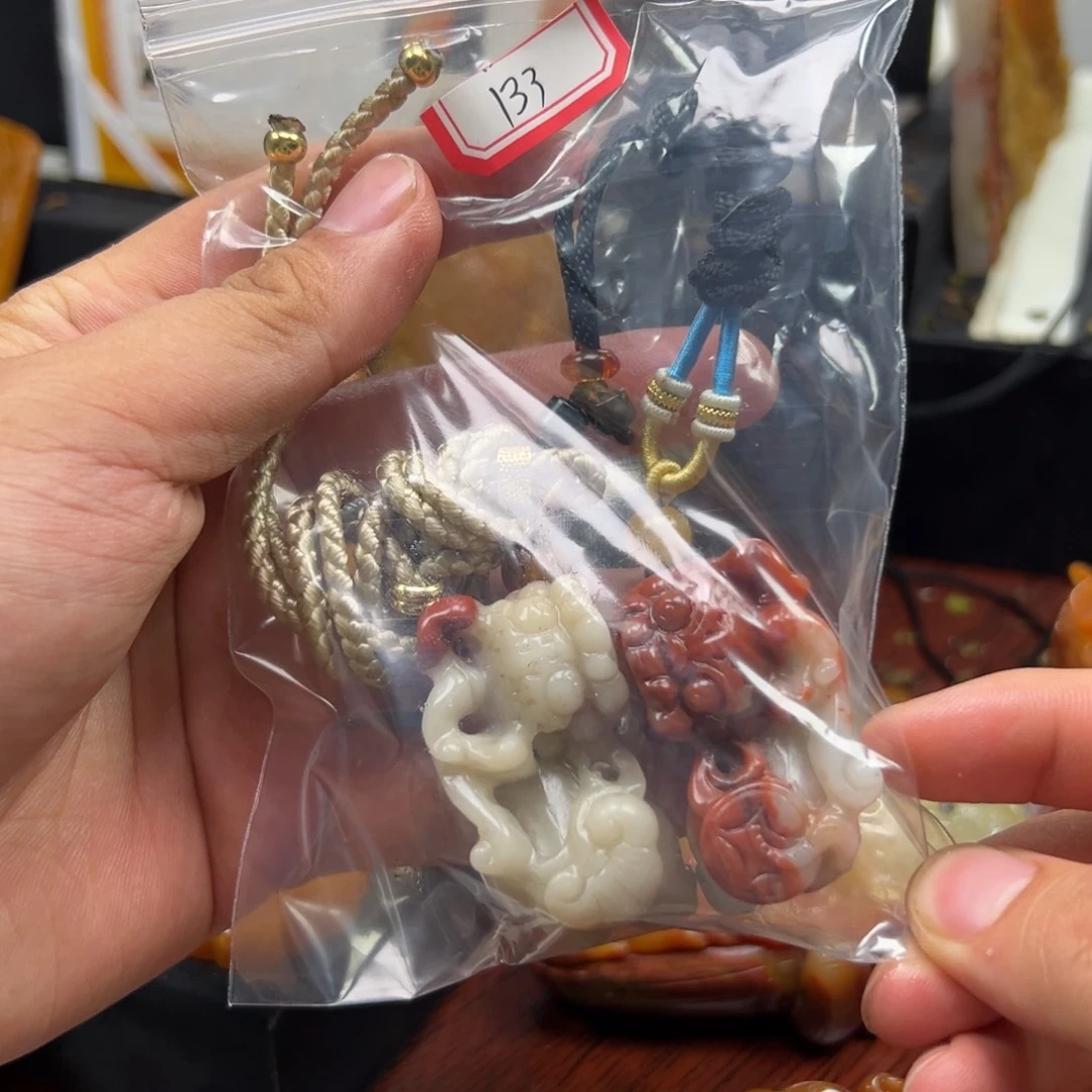石英质玉(黄龙玉)未镶嵌多样性发货,发其一
