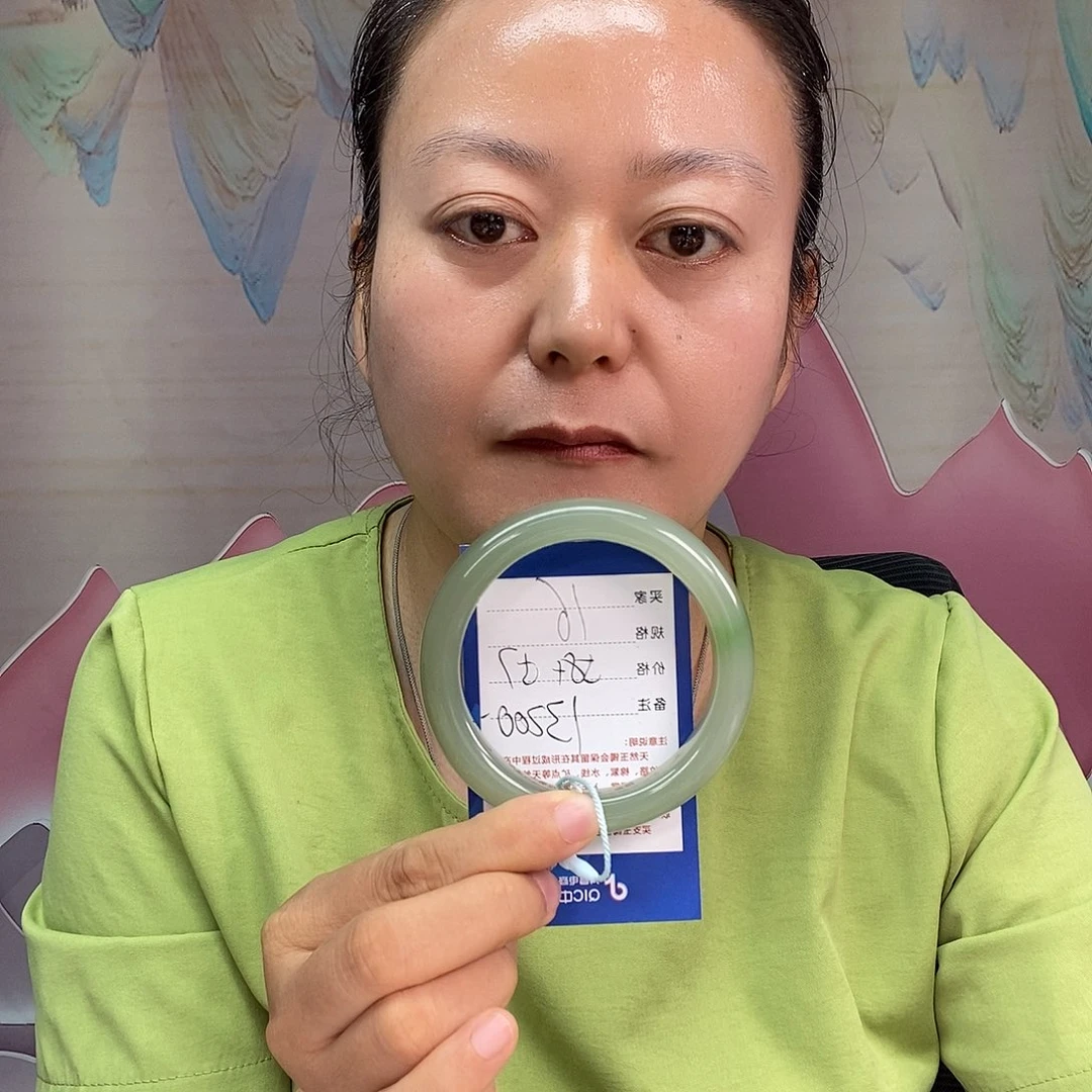 和田玉手镯未镶嵌小*侠