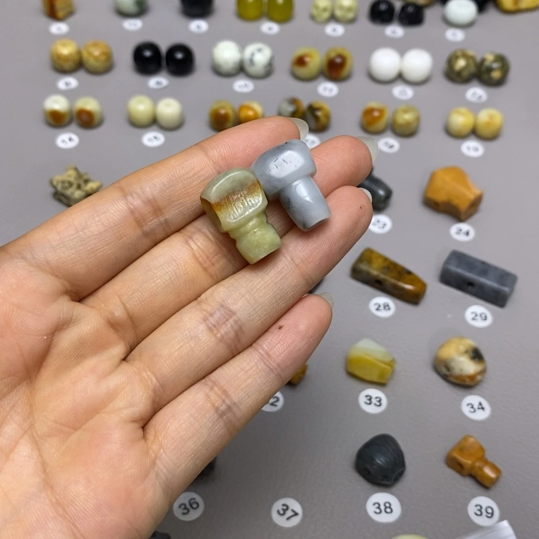蛇纹石玉配饰合金新*鱼